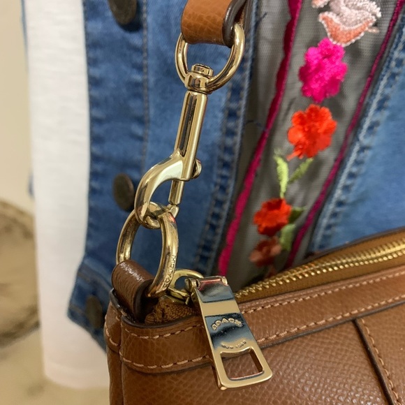 Coach leather cross body satchel. - Picture 5 of 13